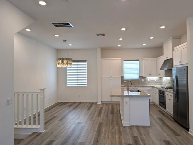 Primary Photo - 27414 N Arborview Ln