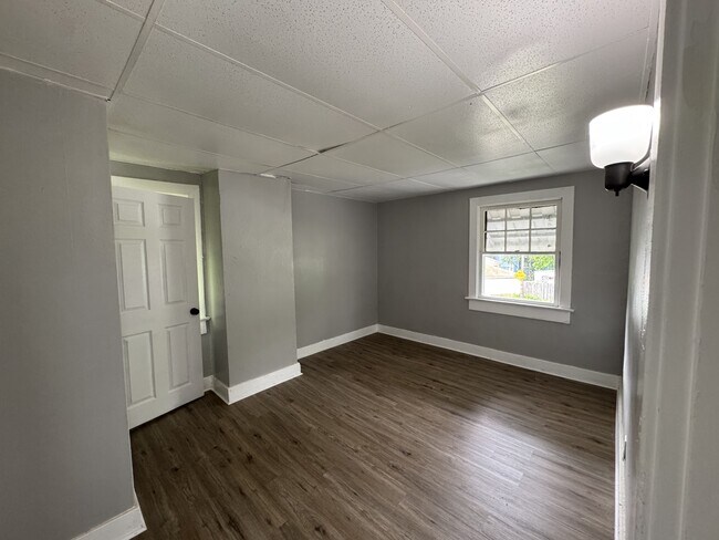 Building Photo - 555 Cedarhurst Ave
