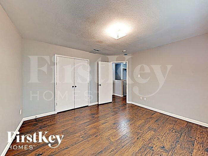 Building Photo - 1912 Lariat Dr