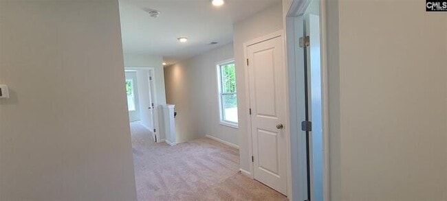 Building Photo - 428 Mahasset Court
