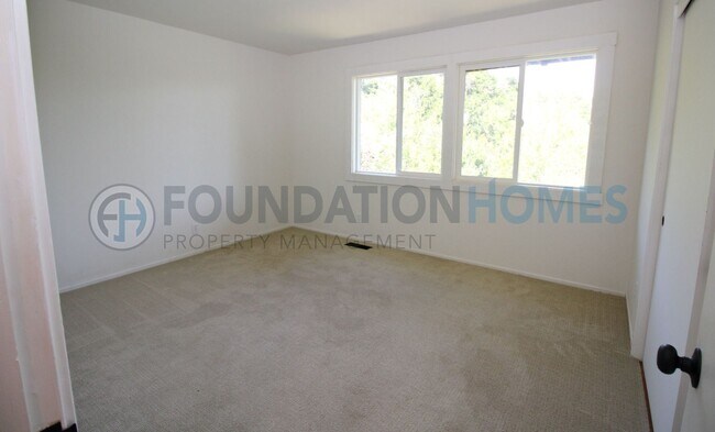 Building Photo - Mountain View Retreat in the Heart of Fairfax- 3BD/1BA Home with Expansive Deck- FOUNDATION