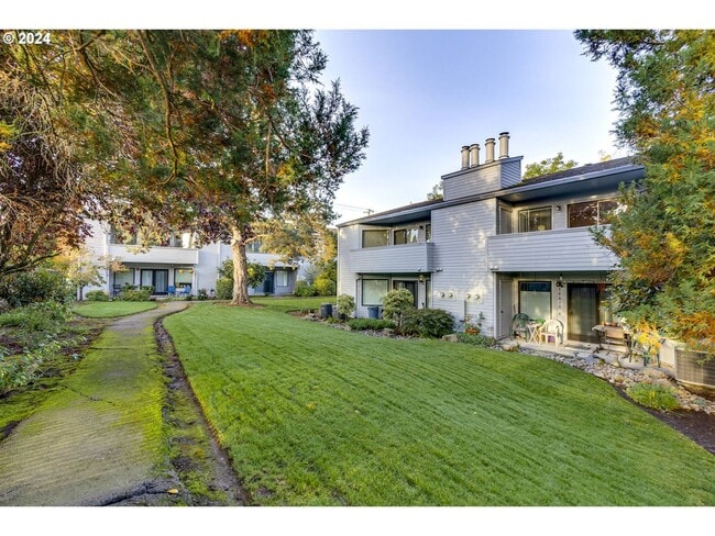 Building Photo - 14575 SW Walker Rd