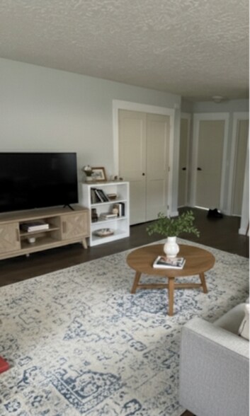 Primary Photo - 8605 N Hurst Ave