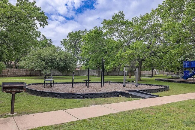 Building Photo - 1967 Mexia Dr