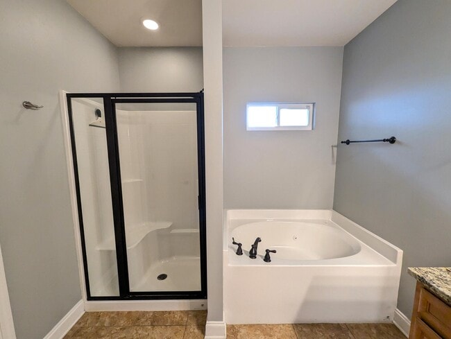 Building Photo - 116 Alder Ave SE