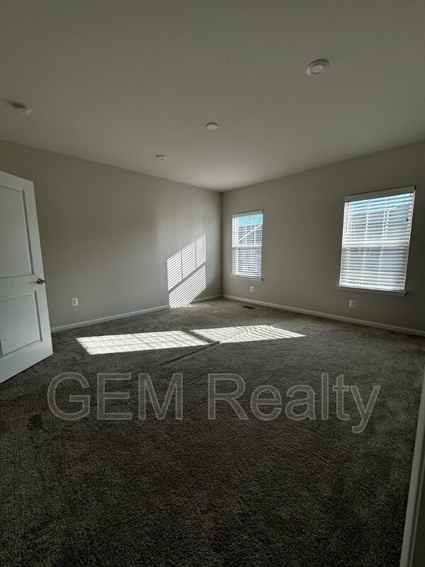 Building Photo - 1853 Sag Harbor Ln