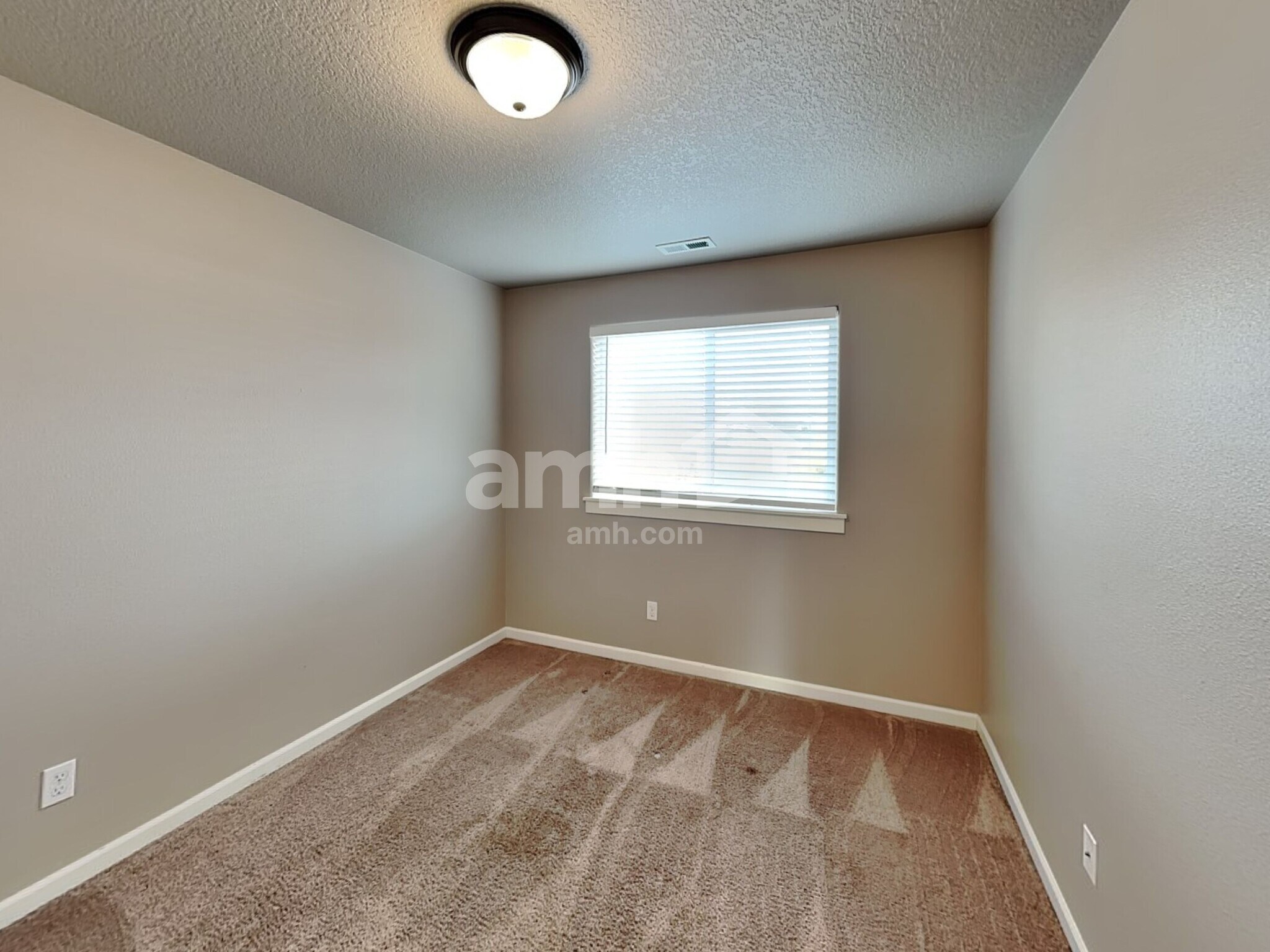 Building Photo - 468 Tulip Ave