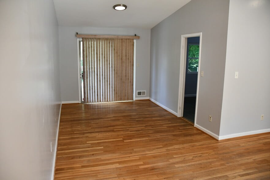 Building Photo - 6943 Nashville Rd