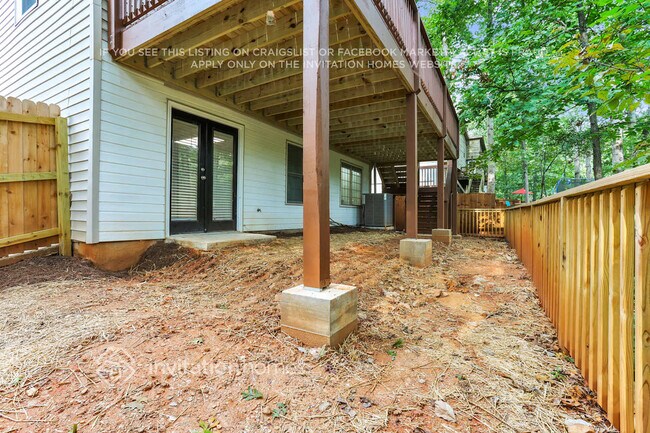 Building Photo - 6584 Oakwood Dr