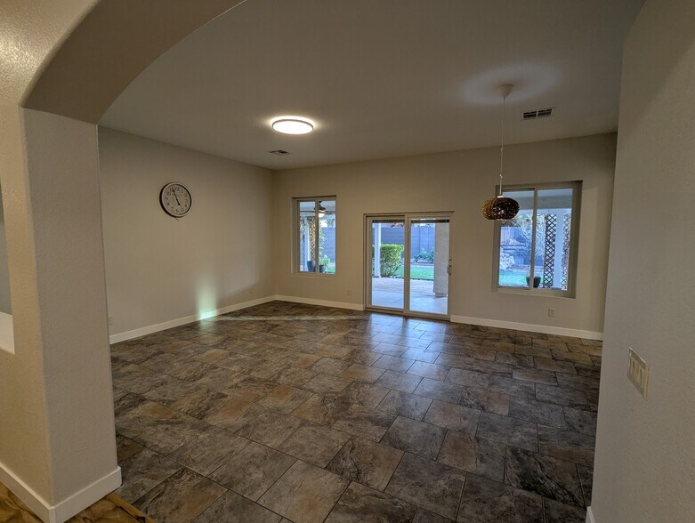 Building Photo - 267 E Smoke Tree Rd