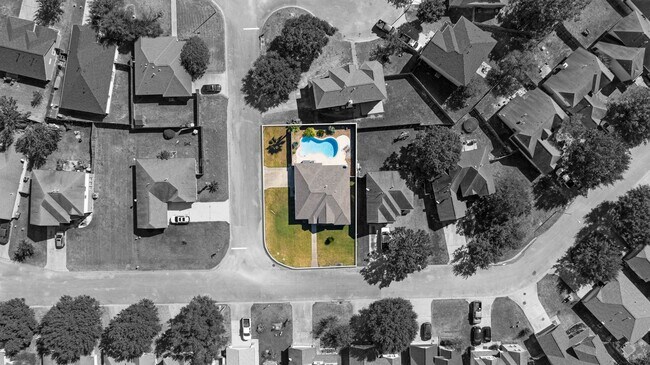 Building Photo - 987 Oak Glen Dr