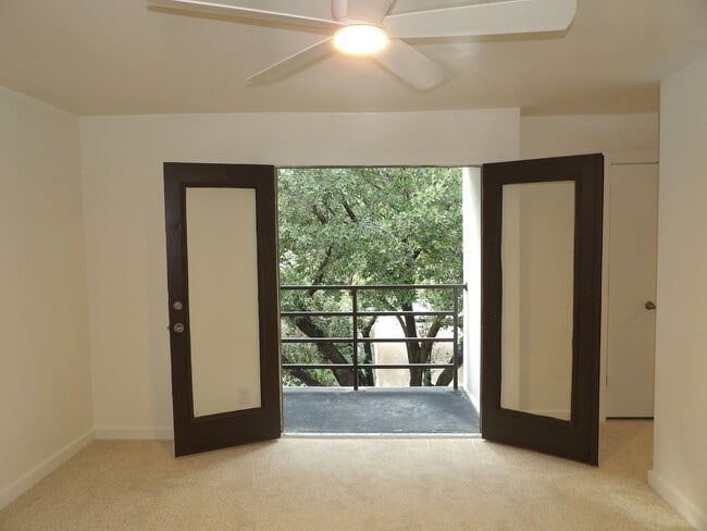 Building Photo - 3910 Buena Vista St