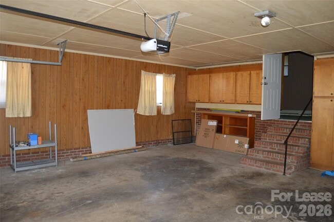 Building Photo - 516 S Green St