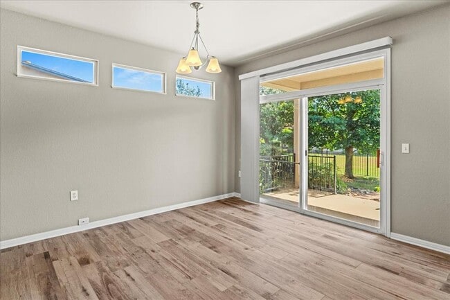 Building Photo - 101 Dandelion Dr