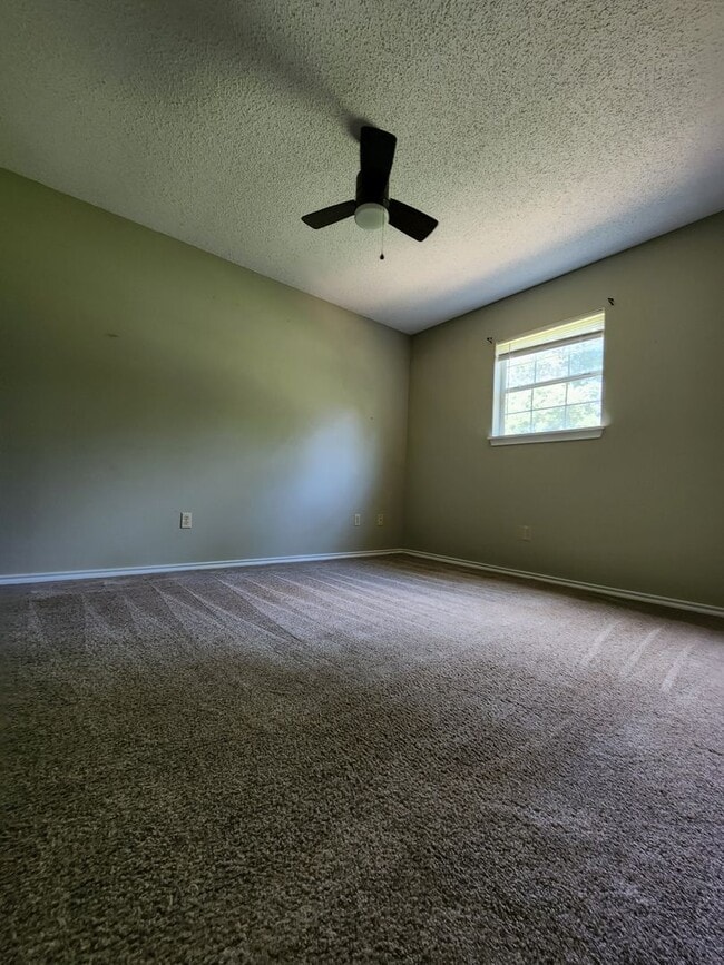 Building Photo - Recently remodeled 3 bedroom, 2 bath brick home