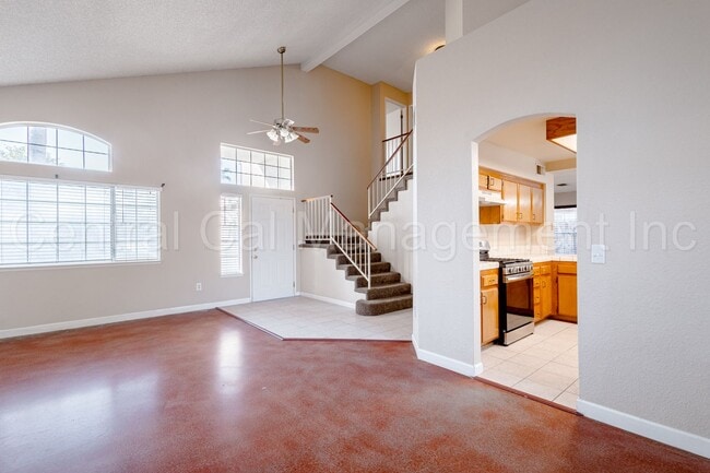 Building Photo - 3 Bedroom/2.5 Bath Home in Silver Creek - $2295 Per Month!