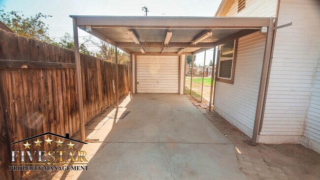 Building Photo - 209 Blomquist Dr