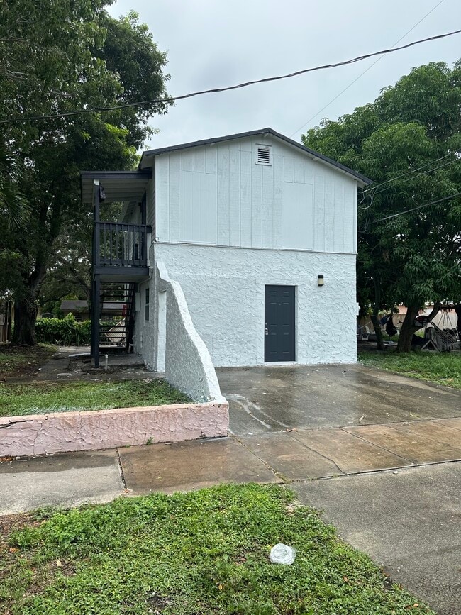 Building Photo - 274 Bayberry Dr