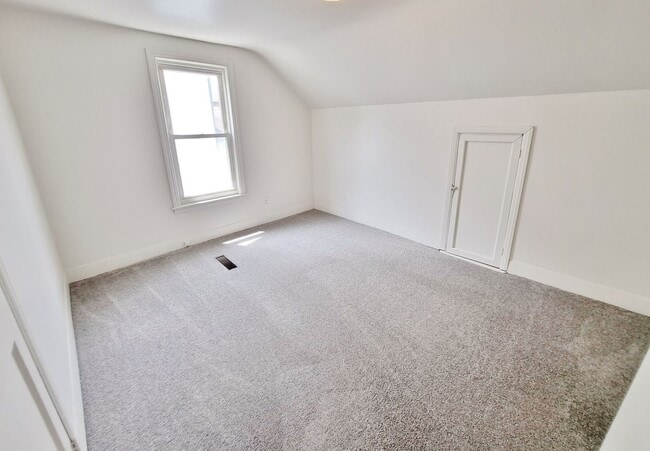 Building Photo - 51-53-53 E Forrest Ave