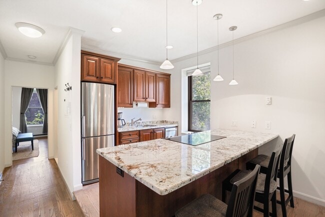 Building Photo - 231 W Newton St