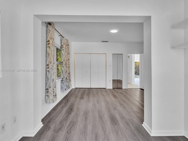 Building Photo - 9324 Byron Ave