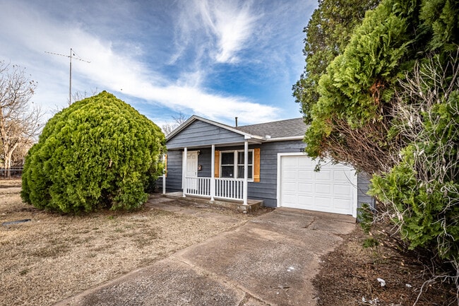 Primary Photo - 2218 NW Pollard Ave