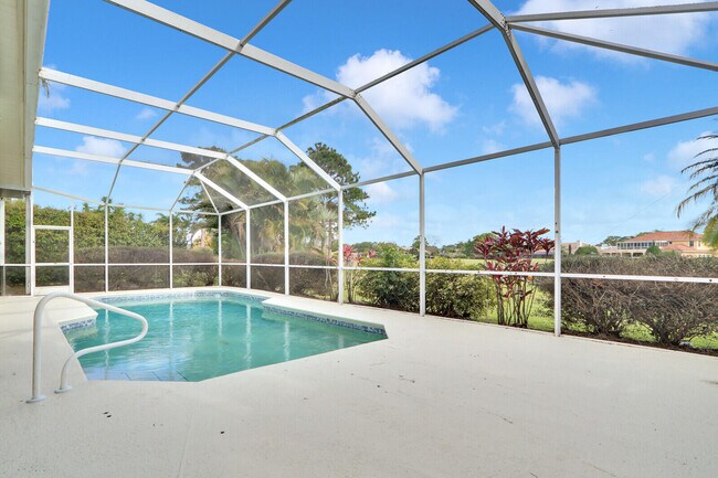 Building Photo - 1252 SW Bent Pine Cove