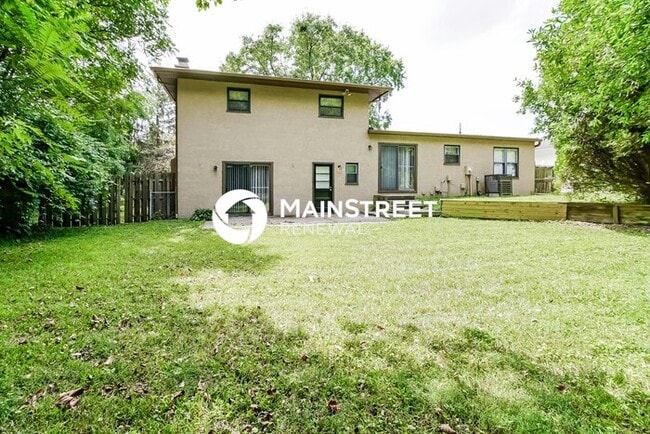 Building Photo - 4 Bedroom Pet-Friendly Home in Columbus, OH with Main Street Renewal