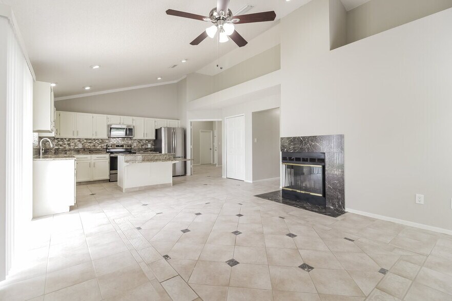 Building Photo - 1066 Weaver Dr