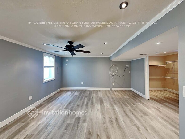 Building Photo - 4325 S Eagle Cir