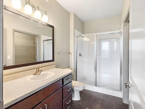 Building Photo - Live in Richmond – Get 1 Month Free Rent!