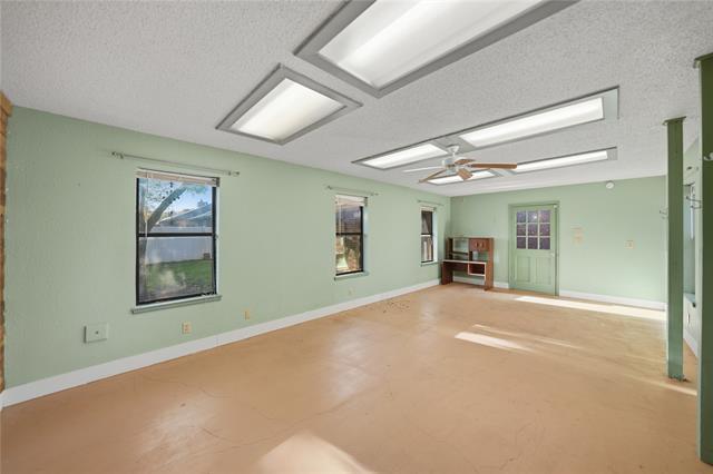 Building Photo - 1129 W Hills Terrace