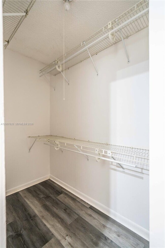 Building Photo - 600 N Rio Vista Blvd