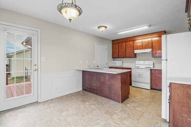 Building Photo - 3437 Kingfisher Dr