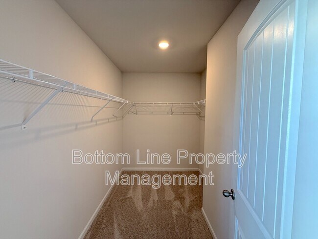 Building Photo - 249 Caley St