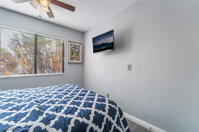 Building Photo - 7076 Gunslinger St