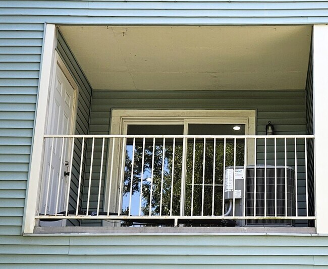 Building Photo - 18617 Egret Bay Blvd