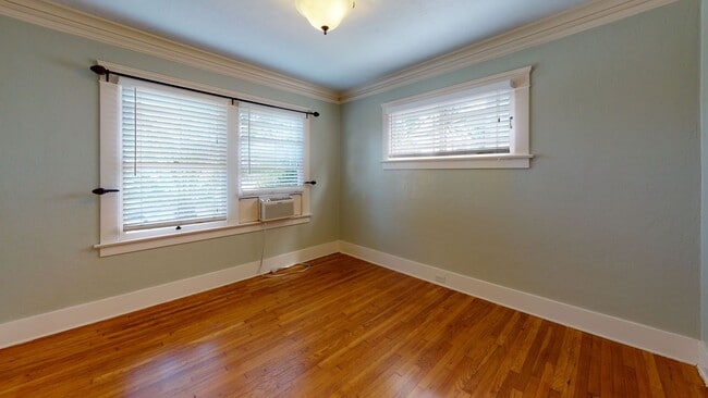 Building Photo - Beautiful Craftsman 2 Bedroom North Park Home!