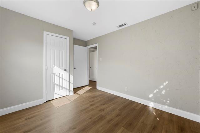 Building Photo - 1502 Kent Dr