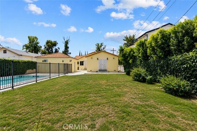 Building Photo - 5110 Petit Ave