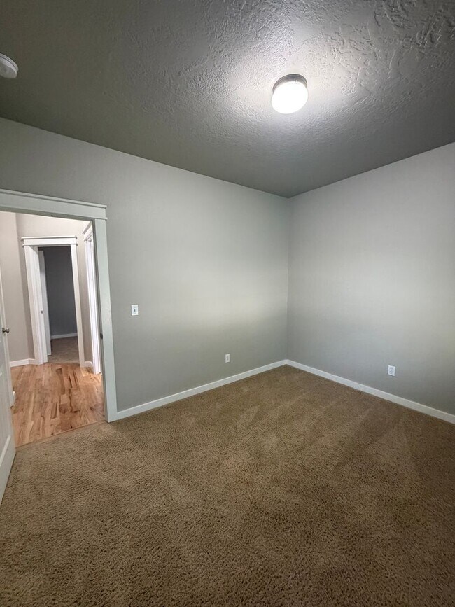 Building Photo - Jayden Village Sub: 4 Bedroom 2 Bath with Community Pool Ten Mile and Ustick