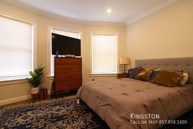 Building Photo - 17 Walk Hill St