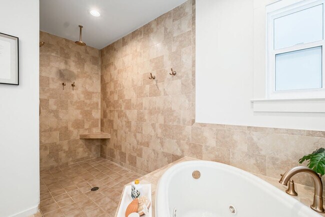 Building Photo - 22022 Front Beach Rd