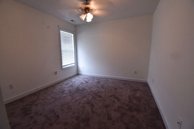 Building Photo - Coming Soon!! 4 Bedroom 2.5 Bath Nicely Renovated with Updated Fixtures! - No Pets