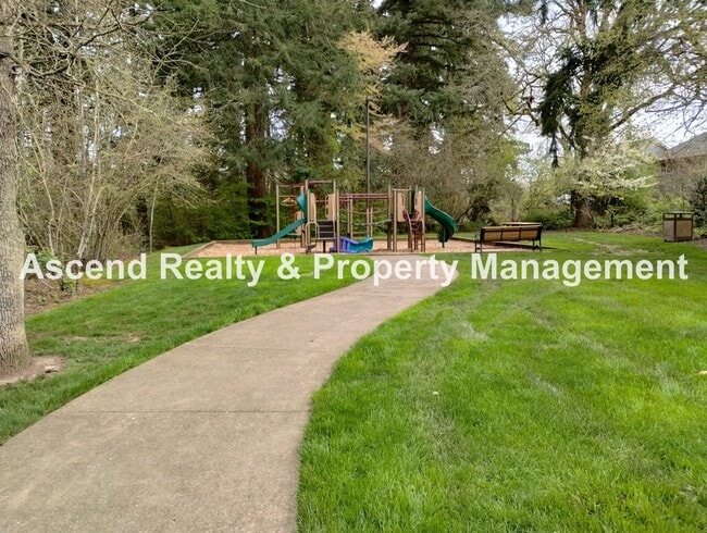 Building Photo - Lower Pirce! 3 Bed Townhome 1 Car Garage Backs to Greenspace Close to Parks, Intel, Nike, Columbi...