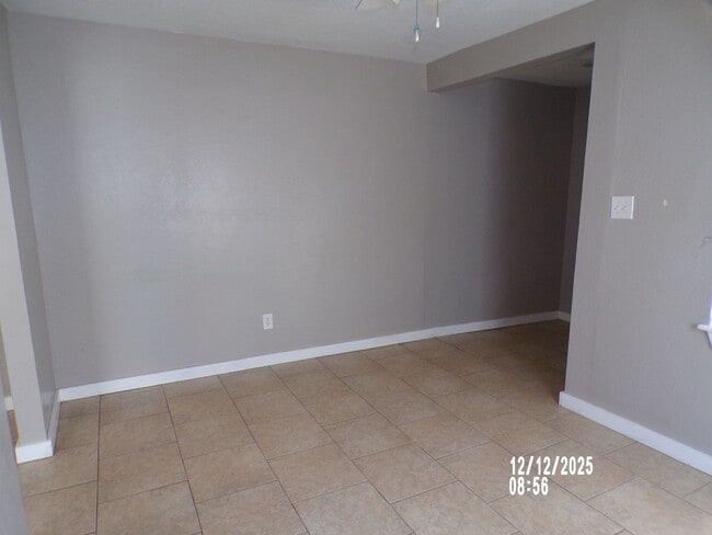 Building Photo - Great re-do