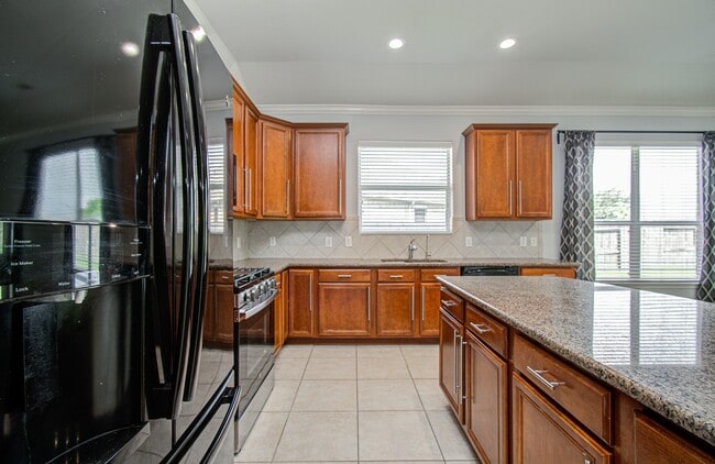 Building Photo - 7142 Breton Bay Pass