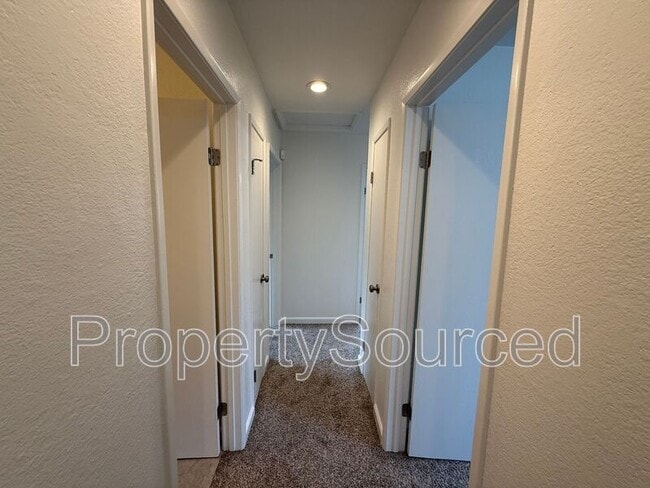 Building Photo - 426 J St