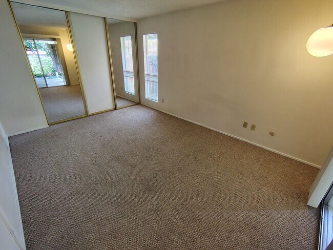 Building Photo - 2817 Thornton Ct