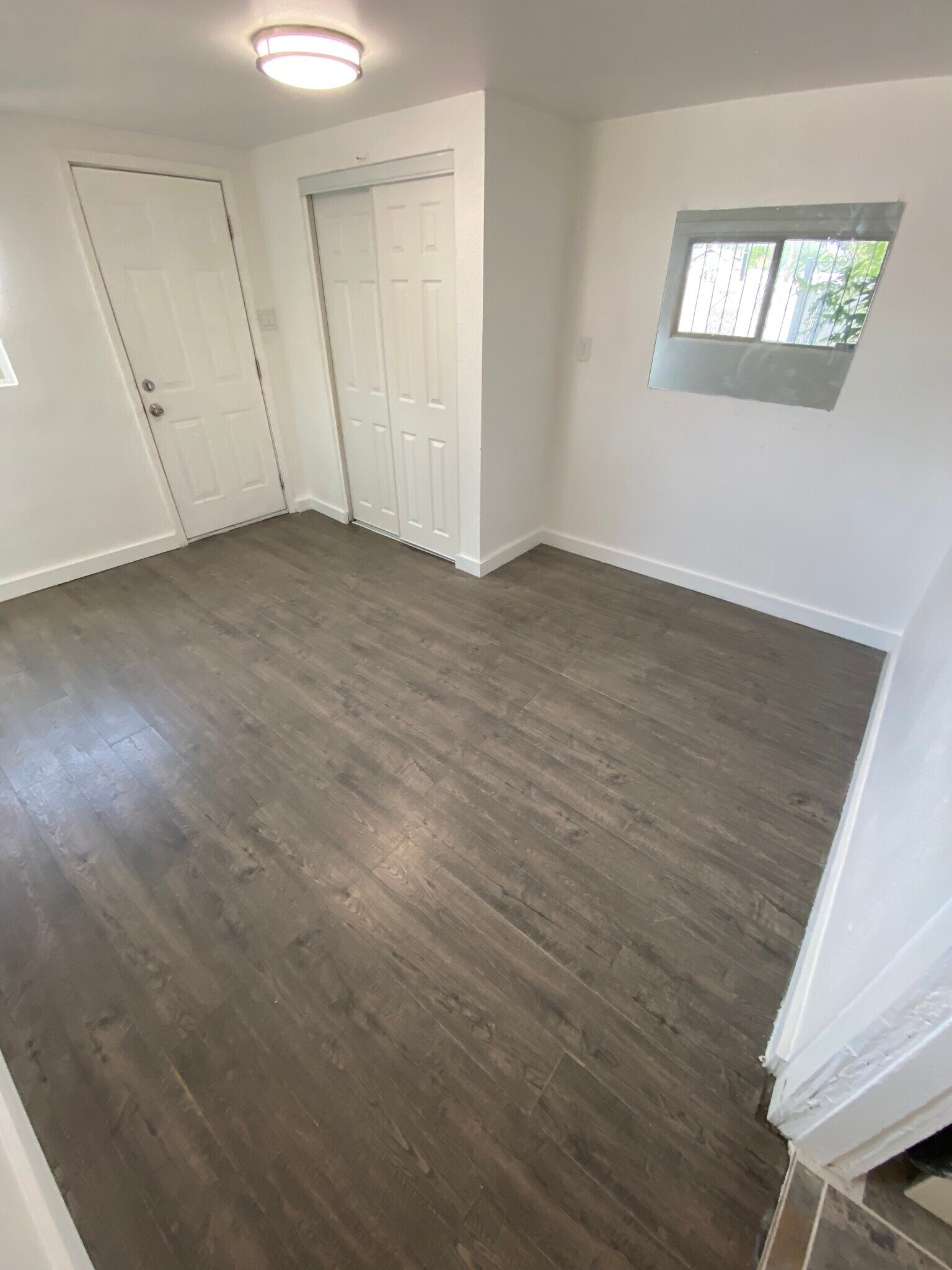 Front room from NE corner - 508 5th St SW